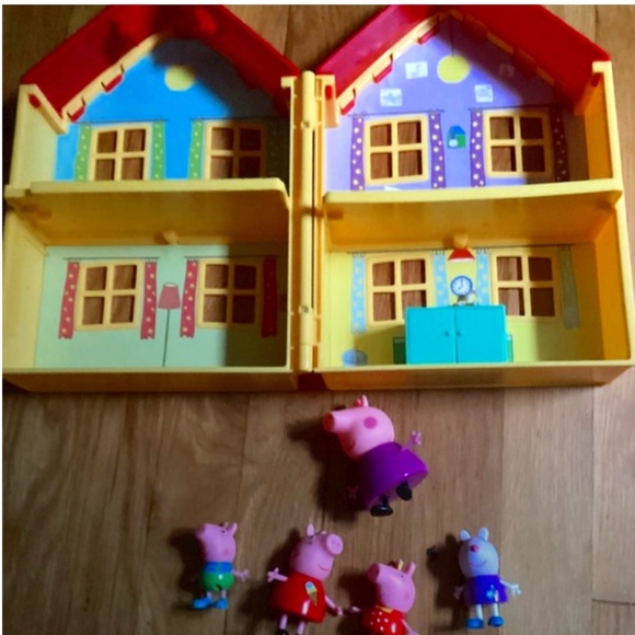 Peppa Pig House Set Toy foldable Yellow and Red 12" + 2 figures - Picture 1 of 2